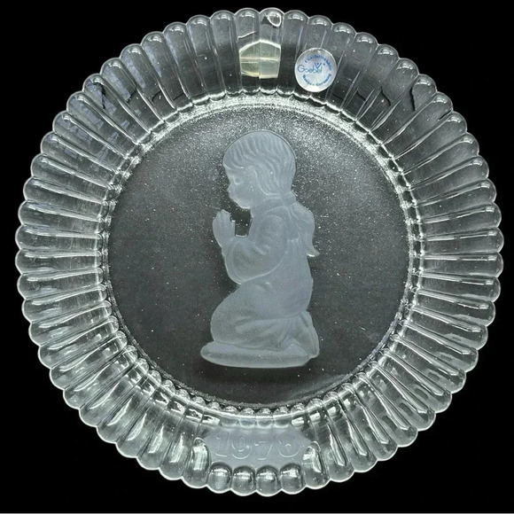 GOEBEL 1978 Annual Crystal Glass Plate Praying Girl Wall Hanging First Edition - Picture 1 of 4